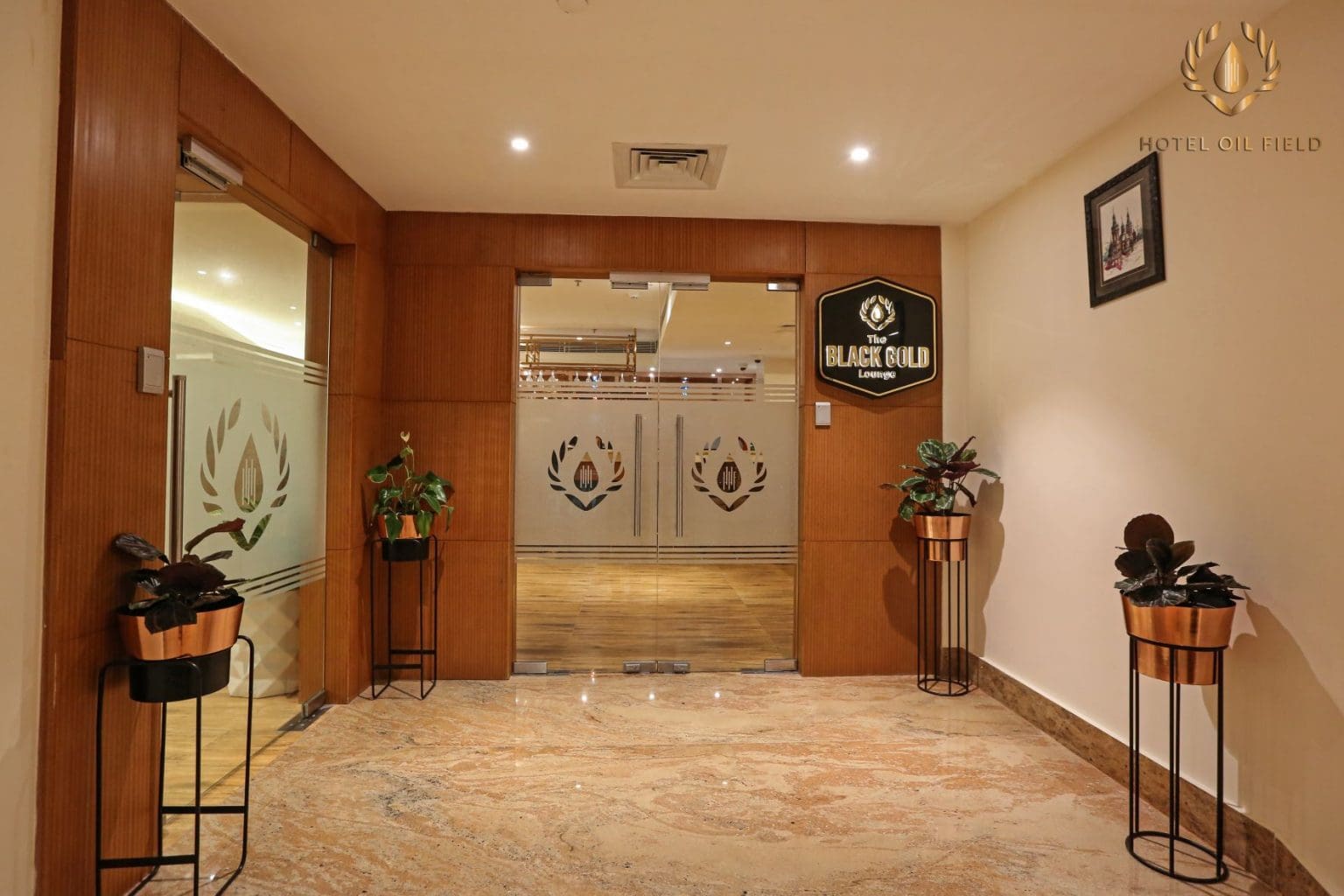 Lounge Hotel Oil Field